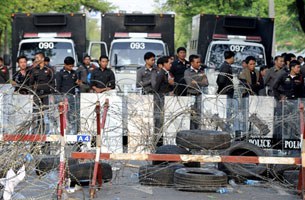 thai_police_Oct_8_305px.jpg thai_police_Oct_8_305px.jpg