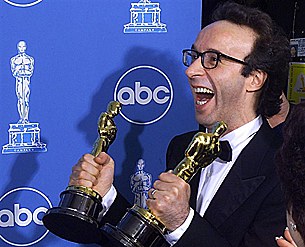 Benigni_305px.jpg Benigni_305px.jpg