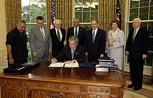 Bush_signing_Bur_Free_305.jpg Bush_signing_Bur_Free_305.jpg