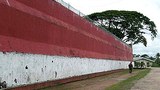 Insein_prison_wall_305_z