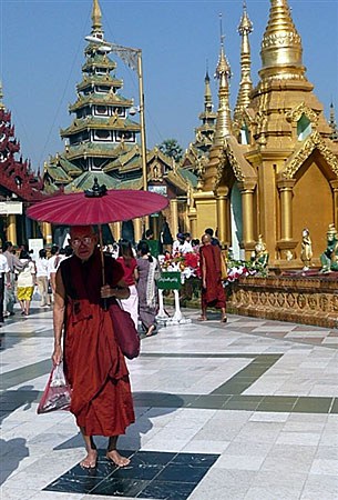 Shwedagon1_305px.jpg Shwedagon1_305px.jpg