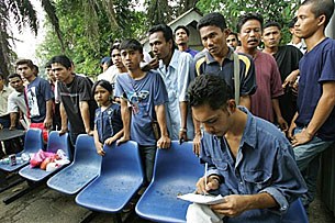 UNHCR_migrants_305px.jpg UNHCR_migrants_305px.jpg
