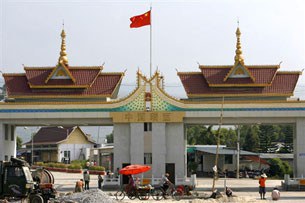 china_burma_border_305_z.jpg china_burma_border_305_z.jpg