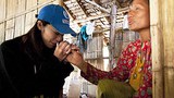chinese_actress_refugee_camp_305_z