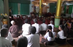 daw-naw-ohn-hla-friday-prayer-b305 daw-naw-ohn-hla-friday-prayer-b305