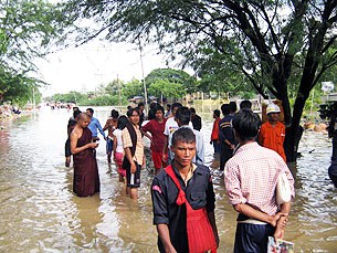 flood_dam_rain_305a_z flood_dam_rain_305a_z