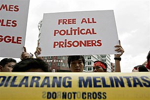 free_prisoners_305px.jpg free_prisoners_305px.jpg