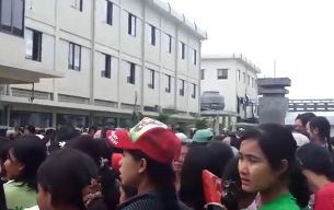 garment-worker-strike-b305 garment-worker-strike-b305