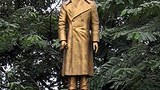 gen_aung_san_statue_305px.jpg