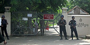 jail_security_305px.jpg jail_security_305px.jpg