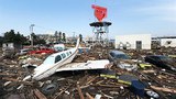 japan_quake_plane_305_z
