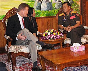jim_webb_lao_305px.jpg jim_webb_lao_305px.jpg