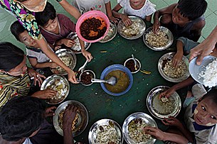 kids_meal_305px.jpg kids_meal_305px.jpg