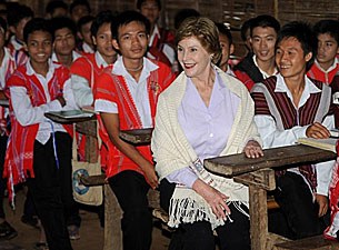 laura_bush_classroom_305px.jpg laura_bush_classroom_305px.jpg