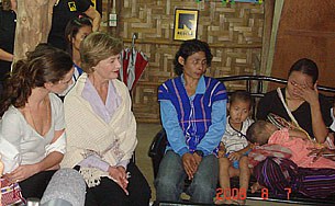 laura_bush_refugees_305px.jpg laura_bush_refugees_305px.jpg