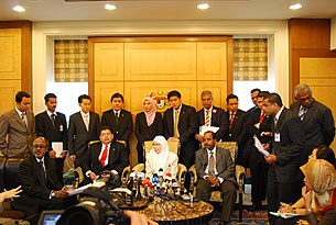 malay_mps_305px.jpg malay_mps_305px.jpg