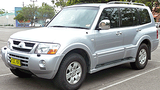 mitsubishi-pajero-305