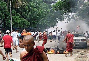 monk_teargas_A_305px.jpg monk_teargas_A_305px.jpg