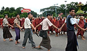 monks_supporters_305px.jpg monks_supporters_305px.jpg