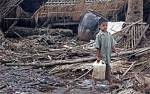 nargis_boy_damage_305px.jpg nargis_boy_damage_305px.jpg