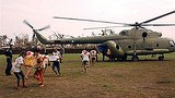 nargis_helicopter_unload305.jpg
