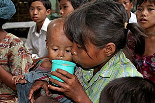 nargis_kids_milk_305px.jpg nargis_kids_milk_305px.jpg