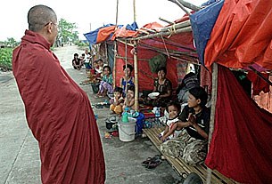 nargis_monk_victims_305px.jpg