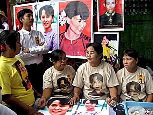 nld_21st_anniv_305px.jpg nld_21st_anniv_305px.jpg