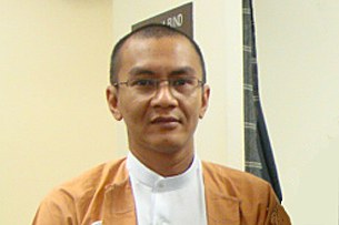nyi_nyi_aung_305px.jpg nyi_nyi_aung_305px.jpg