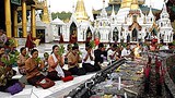 prayers_shwedagon_305px.jpg