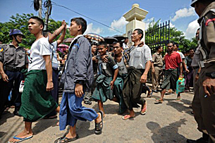 prisoners_amnesty_insein_305_z.png prisoners_amnesty_insein_305_z.png