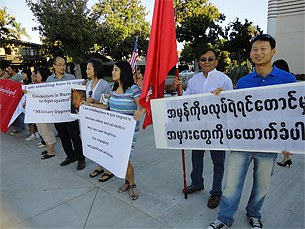 pro-junta_movie_protest_305_z.jpg pro-junta_movie_protest_305_z.jpg