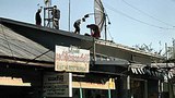 satellite_dish_on_restaurent_305px.jpg