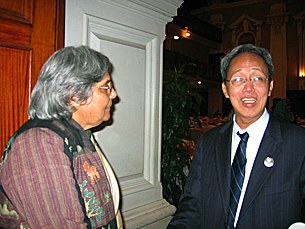 sein_win_ela_gandhi_305px.jpg sein_win_ela_gandhi_305px.jpg