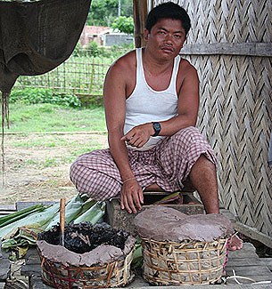 shirmp-paste-vendor_305px