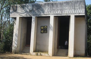 thakin-kodaw-hmaing-mausoleum-b305 thakin-kodaw-hmaing-mausoleum-b305