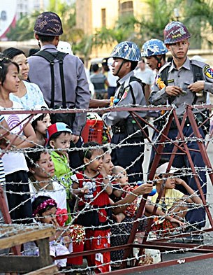 thingyan_burb_wire_305px.jpg thingyan_burb_wire_305px.jpg