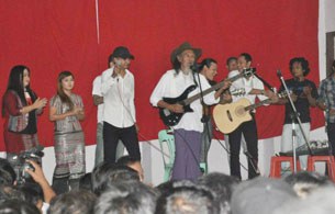 ye-lwin-singers-305 ye-lwin-singers-305
