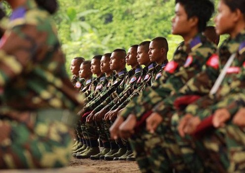 အာရက္ခတပ်တော် (AA) တပ်ဖွဲ့ဝင်များကို တွေ့ရစဉ်။