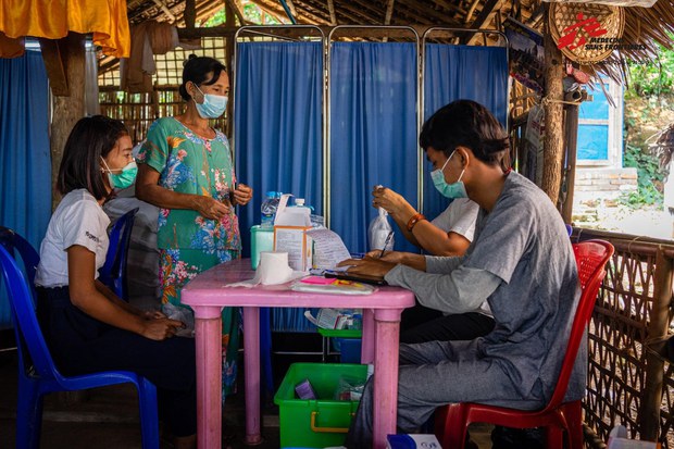 အာဏာသိမ်းမှုနောက်ပိုင်း HIV/AIDS ဝေဒနာရှင်တွေ အခက်အခဲပိုကြုံနေရ အာဏာသိမ်းမှုနောက်ပိုင်း HIV/AIDS ဝေဒနာရှင်တွေ အခက်အခဲပိုကြုံနေရ