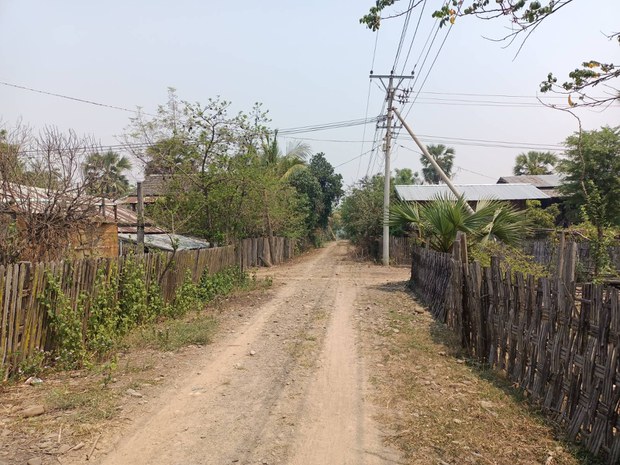 ပြန်သူမဲ့အိမ်တွေနဲ့ ဂန့်ဂေါမြို့နယ်က စွန့်ပစ်ခံရွာ ပြန်သူမဲ့အိမ်တွေနဲ့ ဂန့်ဂေါမြို့နယ်က စွန့်ပစ်ခံရွာ
