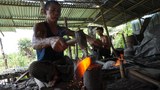 အခက်အခဲတွေကြားက အင်းလေး ပန်းပဲဆရာ