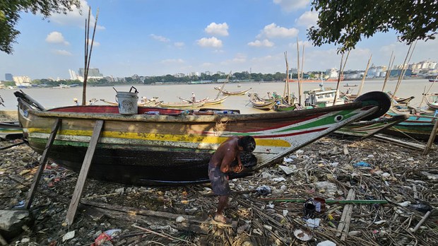 ရန်ကုန်က ရှားပါးလာတဲ့ သမ္ဗန်တည်ဆောက်ရုံများ ရန်ကုန်က ရှားပါးလာတဲ့ သမ္ဗန်တည်ဆောက်ရုံများ