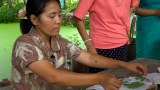 သဘာဝပွင့်ရိုက်ထည်တွေဖန်တီးတဲ့ ချင်းတိုင်းရင်းသူ မဂျူလီယာ