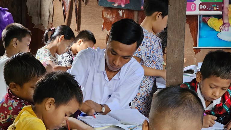 ဒဂုံမြို့သစ်အရှေ့ပိုင်းမြို့နယ်၊ ၁၅၅ ရပ်ကွက်၊ အောင်မင်္ဂလာလမ်းမှ စေတနာ့ဆရာ ကိုကျော်ထူးအား ၂၀၂၃ ခုနှစ် ဇူလိုင်လ ၄ ရက်နေ့က တွေ့ရစဉ်။ (Photo: RFA)