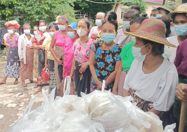 ခေတ်ဆိုးခေတ်ကျပ်ကြားက တစ်ပိုင်တစ်နိုင်အလှူရှင်များ