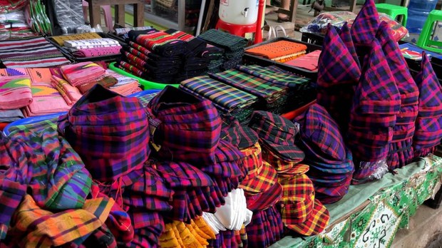 kachin-traditional.jpg kachin-traditional.jpg
