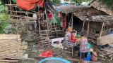 စစ်တပ် ဖိအားကြောင့် လှိုင်သာယာကျုးကျော်တွေ ရွှေ့ပြောင်းနေရ