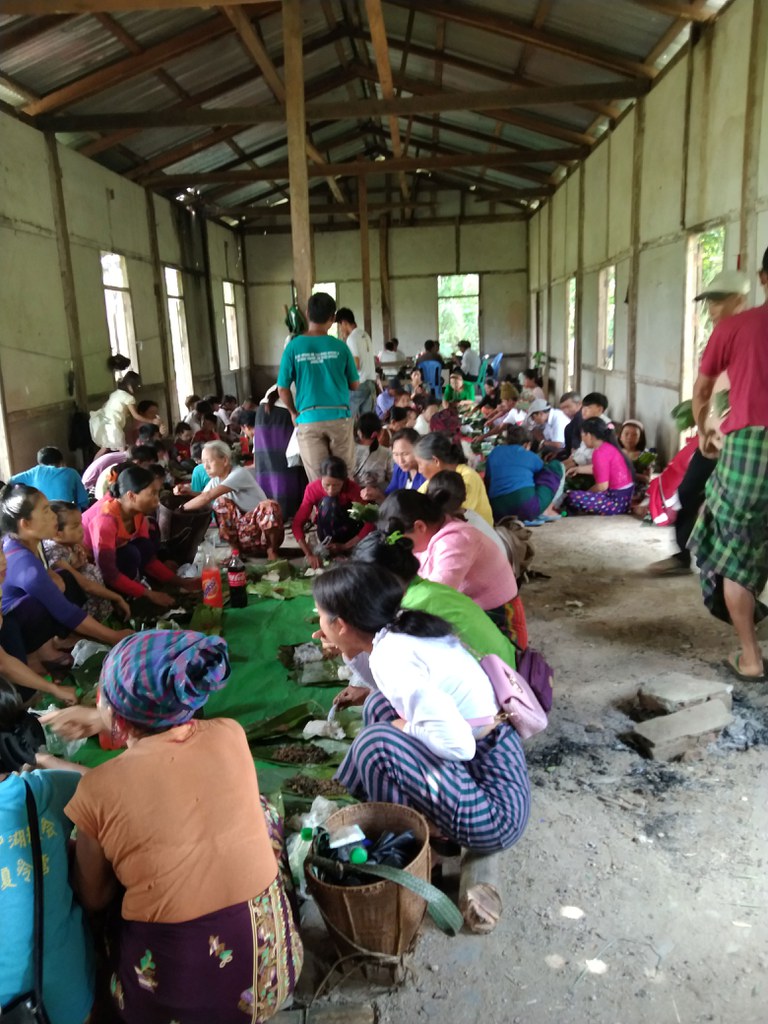 လိုင်ဇာမြို့ ဂျေယန် စစ်ဘေးဒုက္ခသည်စခန်းတွင် ခိုလှုံနေကြသည့် စစ်ဘေးဒုက္ခသည်များအား ၂၀၂၃ ခုနှစ်၊ ဩဂုတ်လ ၄ ရက်နေ့က တွေ့ရစဉ်။ (Photo: RFA)