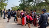 လေကြောင်းတိုက်ခိုက်မှုကြောင့် မြဝတီဒေသခံတွေ ထိုင်းနိုင်ငံဘက်ထွက်ပြေး